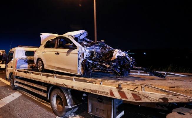Büyükçekmece'de bariyerlere çarpan otomobilin sürücüsü öldü