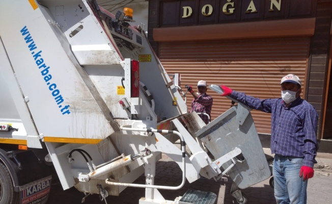 Çevre ve Şehircilik Bakanlığınca Taraklı Belediyesine çöp kamyonu hibe edildi