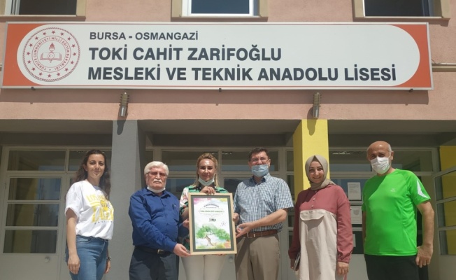 Bursa'da meslek lisesinin uygulama anaokulu öğretmen ve öğrencileri TEMA gönüllüsü oldu