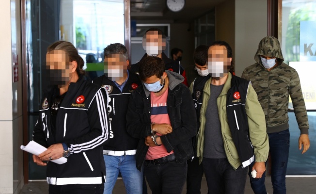 Edirne'de dur ihtarına uymayan araçtaki 3 uyuşturucu şüphelisinden biri tutuklandı