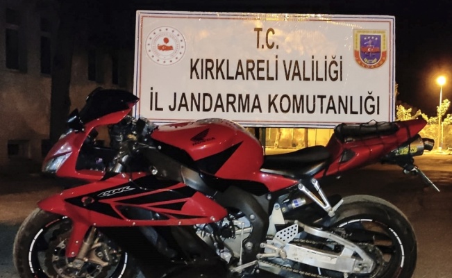 Kırklareli'nde 210 bin liralık motosikleti plakalarını değiştirip yurda sokan şüpheli yakalandı