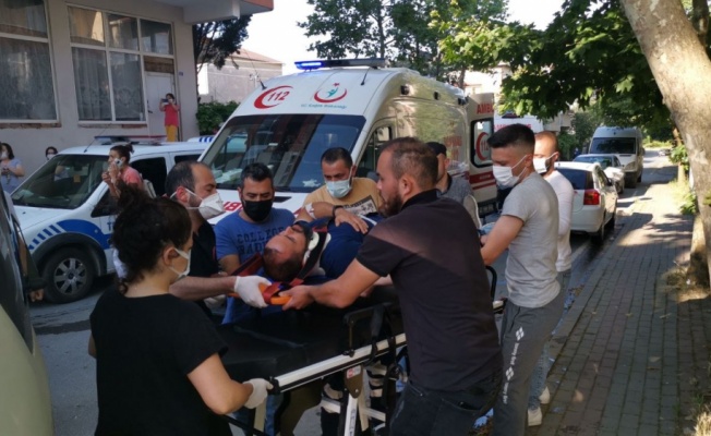 Kocaeli'de panelvan ile servis minibüsü çarpıştı: 10 yaralı