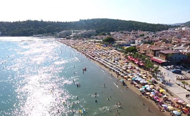 İzmir Menderes’in sahilleri milyonları ağırladı