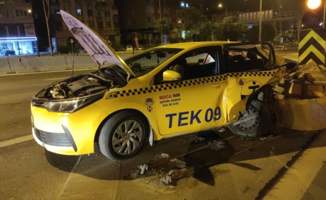 Kadıköy'de kaza yapan sürücü olay yerinden kaçtı