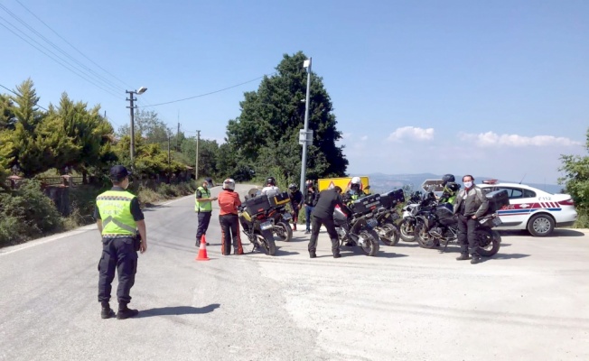 Karamürsel Jandarma Asayiş ve Trafik timleri bayram mesaisinde