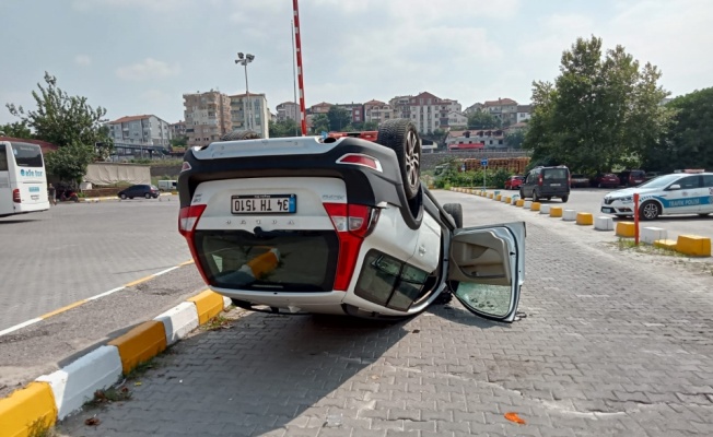 Kocaeli'de iki otomobil çarpıştı: 4 yaralı