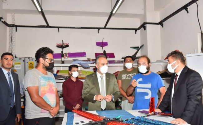 Bursa'da teknoloji yarışındaki gençlere büyük destek