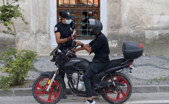 Edirne'de motosiklet sürücülerine yönelik kask farkındalığı denetimi gerçekleştirildi