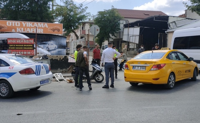 Gebze'de taksiyle çarpışan motosikletin sürücüsü yaralandı