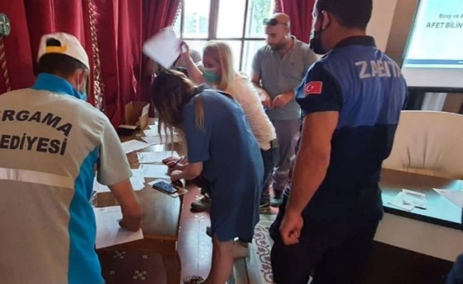 İzmir Bergama'da personele afet eğitimi