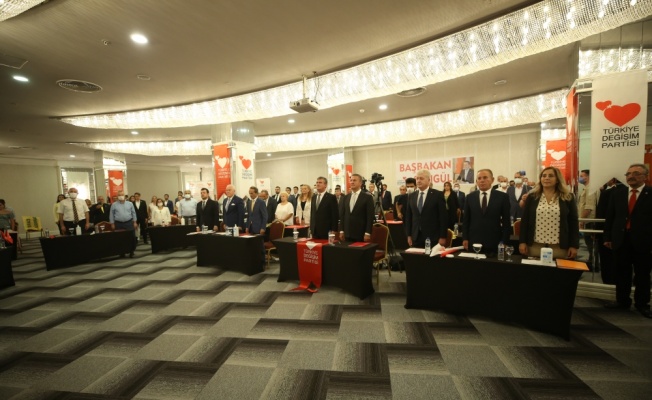 TDP Genel Başkanı Sarıgül, partisinin Sakarya il kongresine katıldı