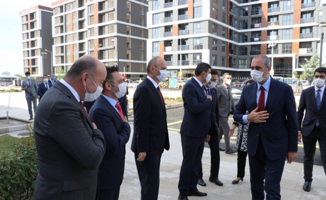 Adalet Bakanı Gül, Edirne'de adliye personeliyle yemek yedi: