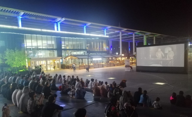 Bursa'da kısa film festivalinin yazlık sinema gösterimleri yapıldı
