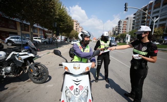 Bursa'da polis ekipleri motosiklet sürücülerini denetledi