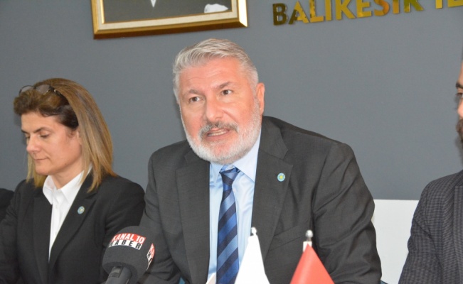 İYİ Partili Bahadır Erdem, Balıkesir'de konuştu: