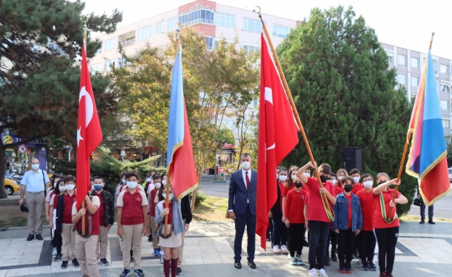 Kırklareli'nde İlköğretim Haftası törenle kutlandı