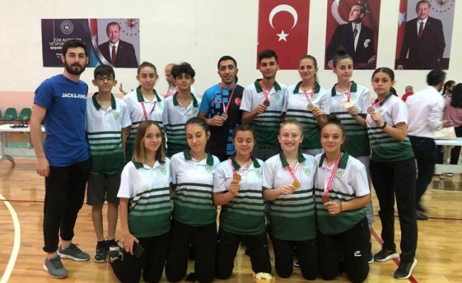 Manisalı karatecilere İzmir'den 9 madalya