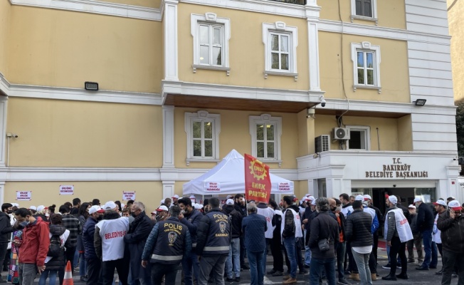 Bakırköy Belediyesinde çalışan sendika üyelerinden toplu sözleşme protestosu