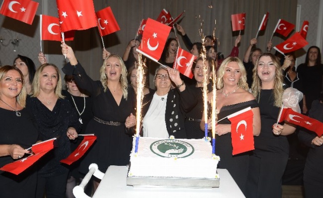Bursa'da Türk Anneler Derneği'nden Cumhuriyet kutlaması 
