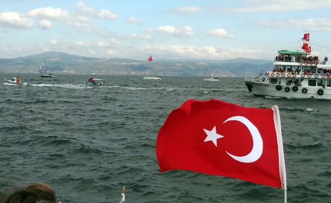 Bursa Mudanya'da denizde 29 Ekim coşkusu