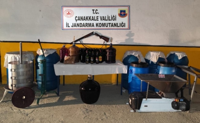 Çanakkale'de bağ evinde bin 355 litre sahte içki ele geçirildi