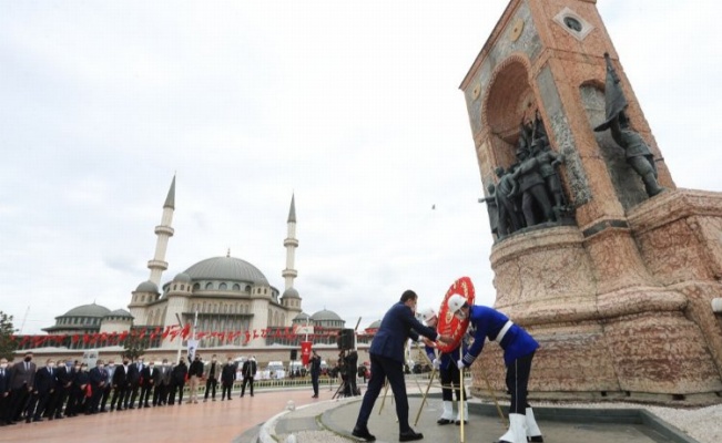 İstanbul'un kurtuluşu Taksim'de kutlandı