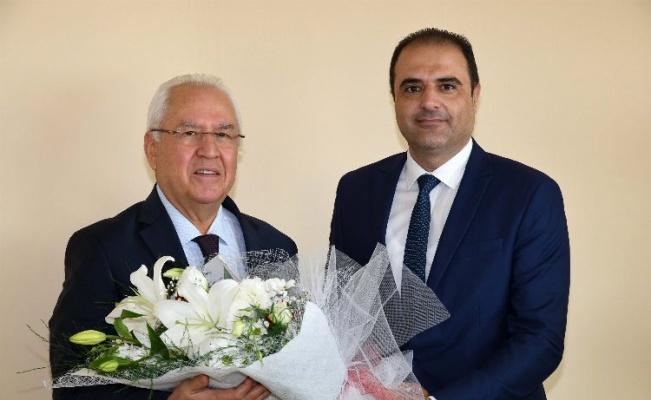 İzmir Karabağlar Belediye Başkanı Selvitopu, muhtarlarla buluştu 