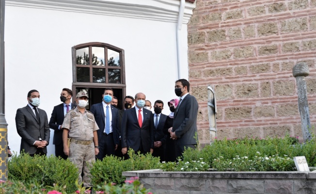 KKTC Cumhurbaşkanı Tatar, Ertuğrul Gazi Türbesi'ni ziyaret etti: