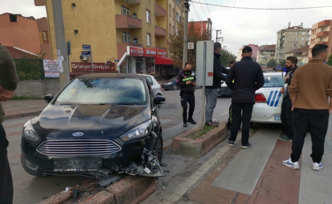Kocaeli'de otomobillerin çarpıştığı kazada 1 kişi yaralandı