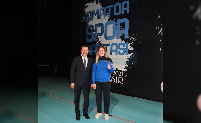 Milli güreşçi Yasemin Adar, Balıkesir Büyükşehir Belediyespor adına güreşecek
