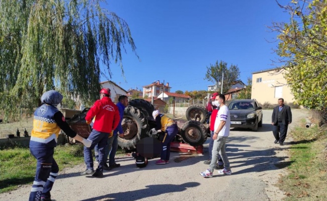 Balıkesir'de traktörün devrilmesi sonucu 1 kişi öldü