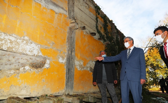 Büyükşehir Belediye Başkanı Yüce, tarihi Büyükesence Orhan Camisi'ndeki restorasyon çalışmalarını inceledi