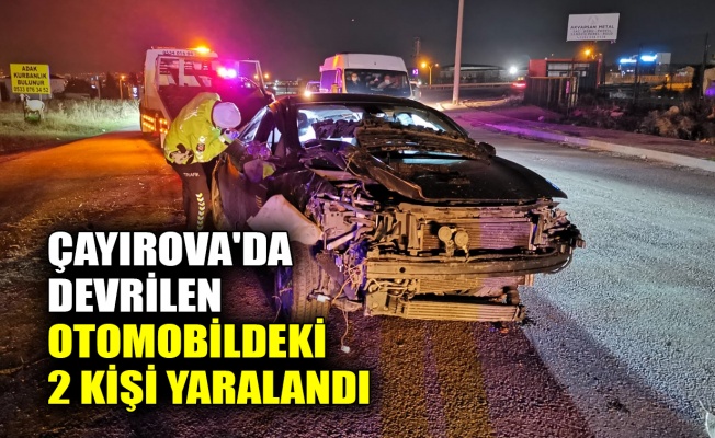 Çayırova'da devrilen otomobildeki 2 kişi yaralandı