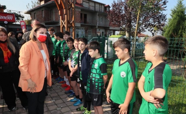 İzmit Belediye Başkanı Hürriyet, Şirinsulhiye Spor Kulübü’nü ziyaret etti