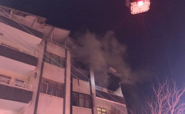 Aksaray'da 4 katlı binada yangın