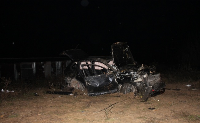 Biga'da kontrolden çıkarak devrilen aracın sürücüsü yaralandı