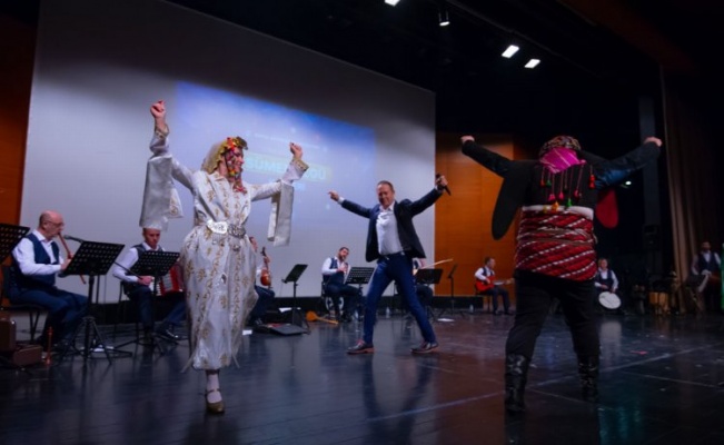 Bursa'da Sümer Ezgü'nün performansı tam not aldı