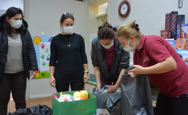 Edirne'de ana okulu öğrencileri ihtiyaç sahipleri için oyuncak ve kıyafet topladı