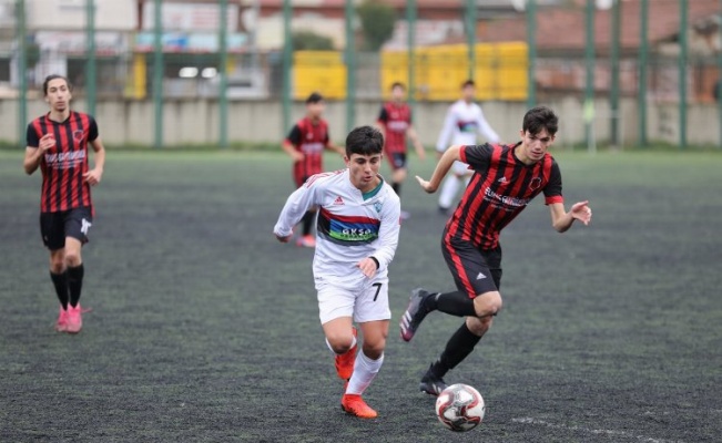  Gemlik Belediyespor U18'e galibiyetle başladı