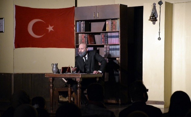 İstiklal Şairinin hayatı Bursa Osmangazi'de sahnelendi 