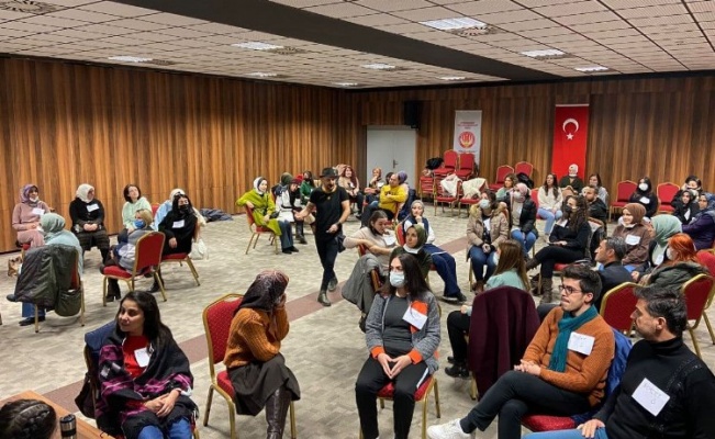 Bursa'da ortaokullara yöenlik psikoloji atölyesi