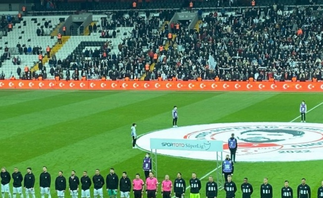 Beşiktaş'tan farkındalık pankartı