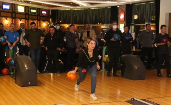Bursa'da Nilüfer Belediyesi personeli bowlingde yarıştı