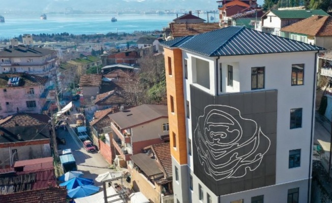 Kocaeli'de Gültepe Kültür Merkezi'ne 'gül motifi' renk kattı