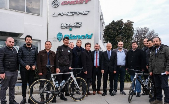 Sakarya Büyükşehir Bisiklet Takımı sponsorluklarla gücüne güç kattı