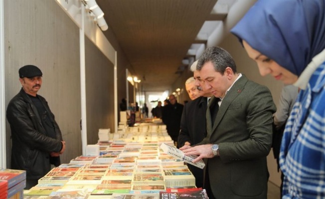 İzmir Bergama Kitap Günleri açıldı