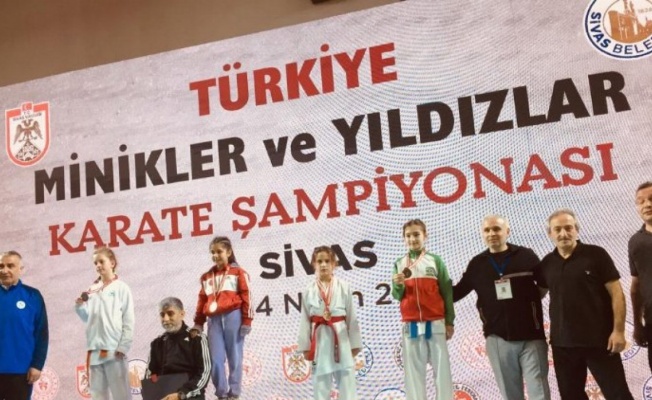 Kocaeli İzmit Belediyesporlu Yaren  Türkiye 2’ncisi olarak milli takıma seçildi