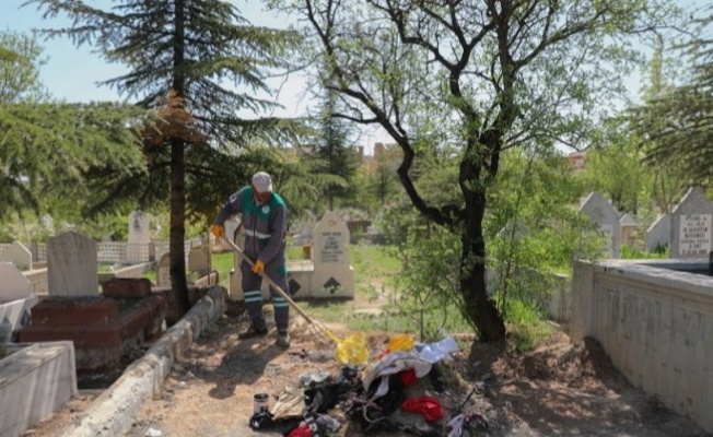 Nevşehir Belediyesi'nden mezarlık mesaisi