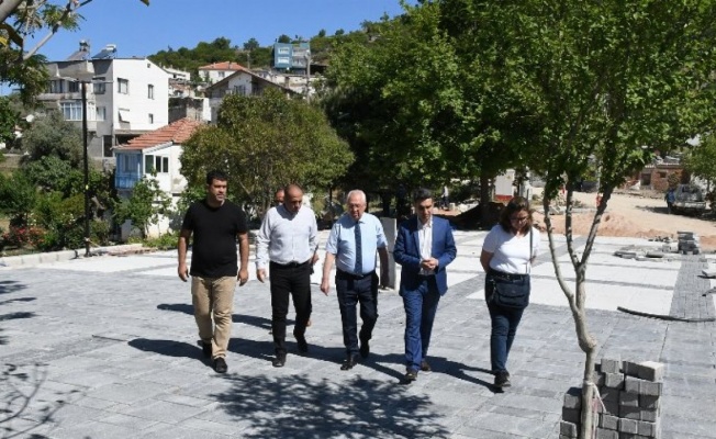 İzmir Karabağlar'da Kavacık Meydan Projesi hızla ilerliyor