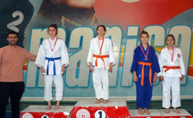 Manisa BBSK’lı judoculardan 18 madalya